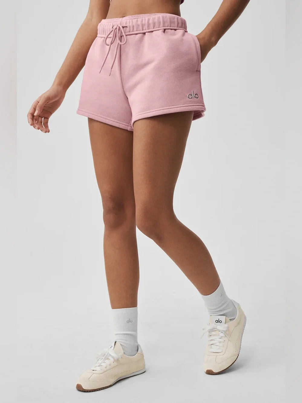 ALO YOGA | ✨NEW✨ Accolade Short in Vintage Pink